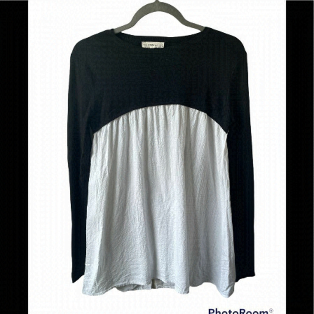 ZARA knit open back black and white long sleeve